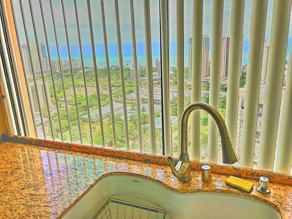 Hawaiian Monarch Penthouse 3Bedroom Honolulu Apartment